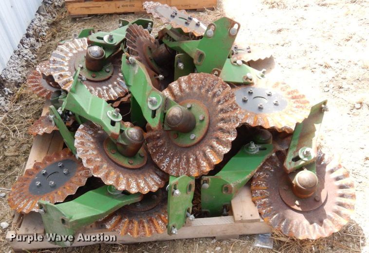 image for item LY9070 Approximately 24 John Deere coulters