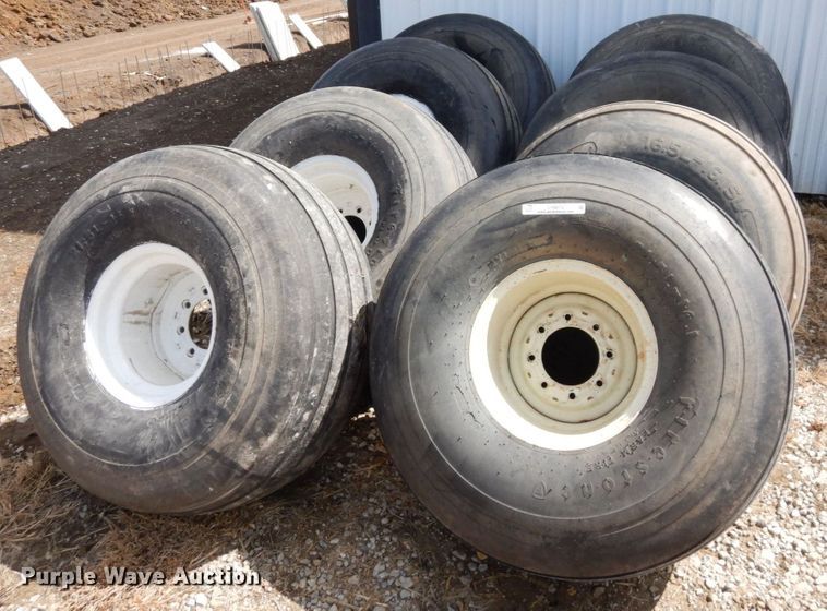 image for item LY9073 (8) tires and wheels