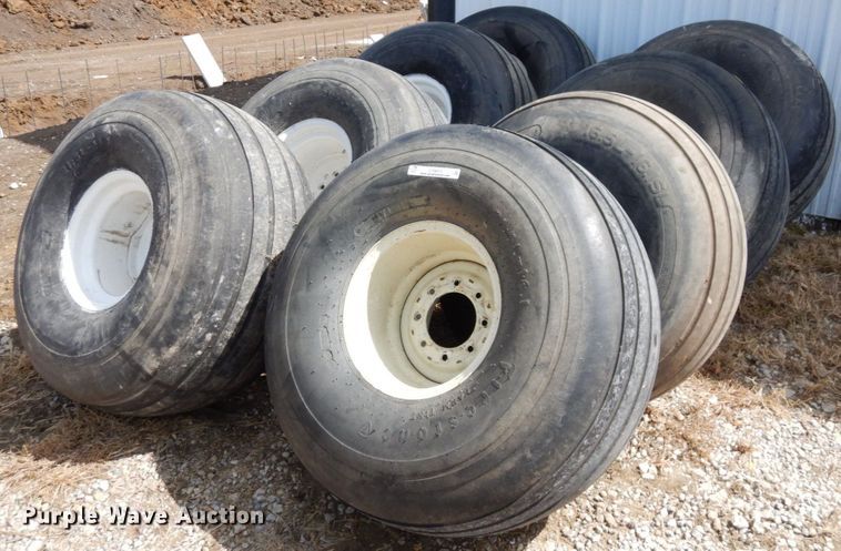 image for item LY9073 (8) tires and wheels