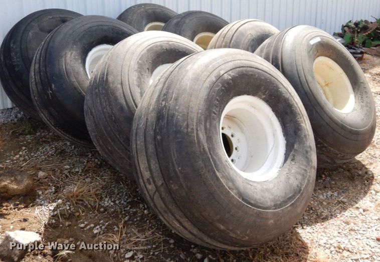 image for item LY9073 (8) tires and wheels