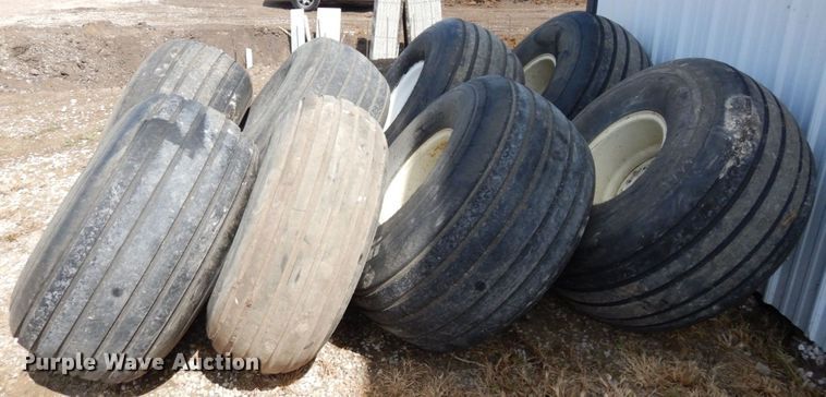 image for item LY9073 (8) tires and wheels