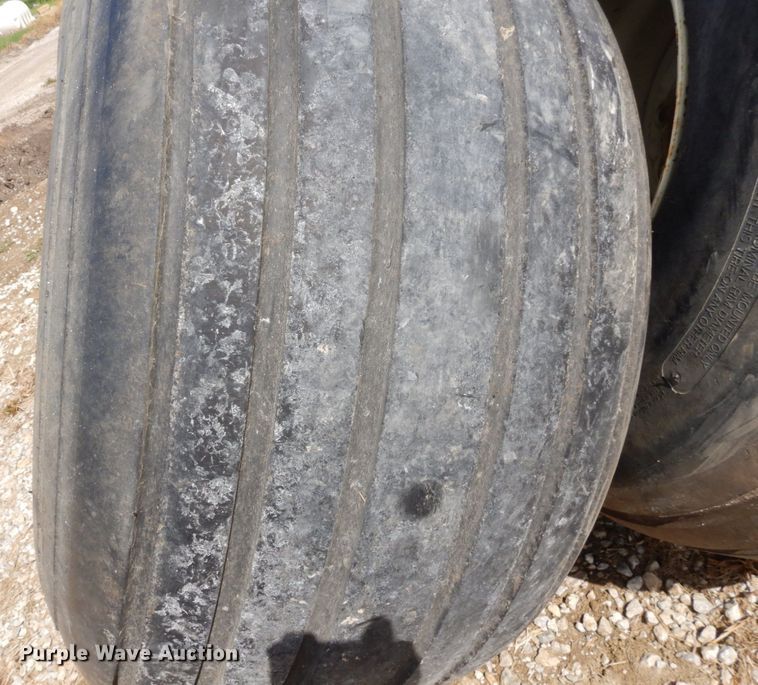 image for item LY9073 (8) tires and wheels