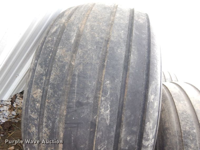 image for item LY9073 (8) tires and wheels