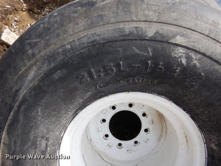 image for item LY9073 (8) tires and wheels