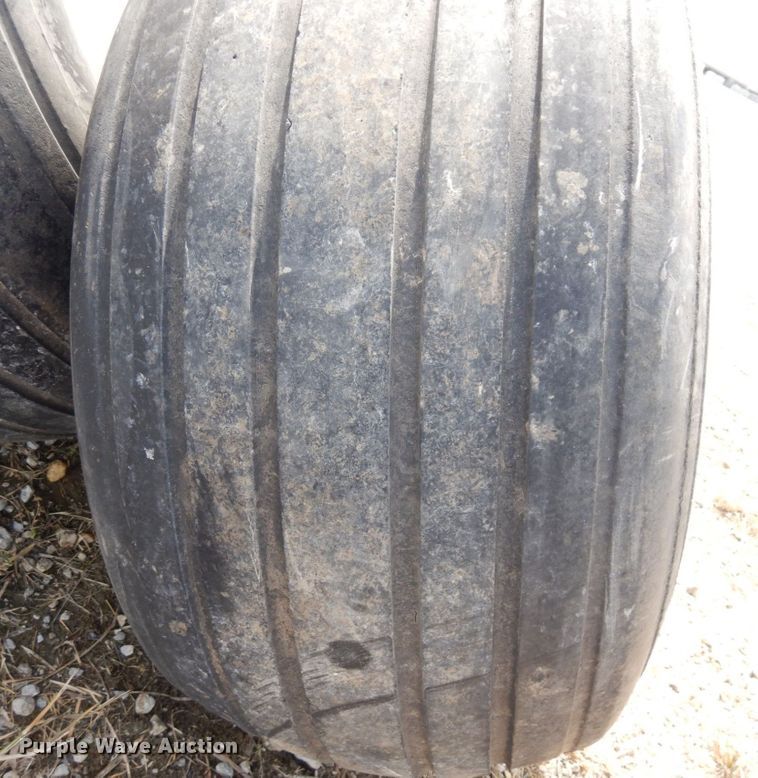 image for item LY9073 (8) tires and wheels