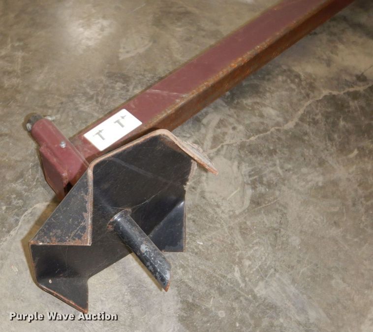 image for item LY9076 Tri-L  bale unroller