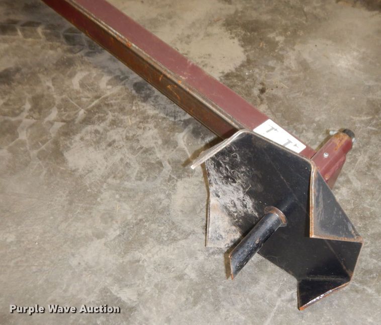 image for item LY9076 Tri-L  bale unroller