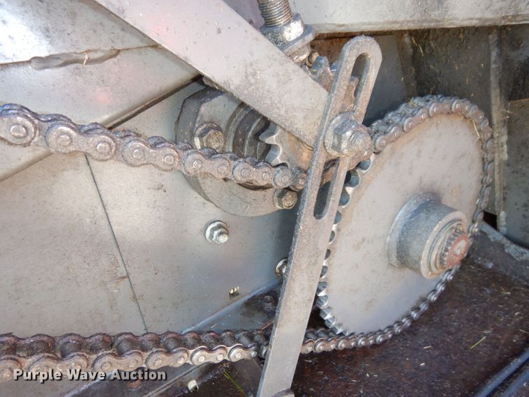 image for item LY9078 Massey Ferguson 2956A  round baler