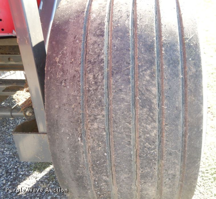 image for item LY9078 Massey Ferguson 2956A  round baler