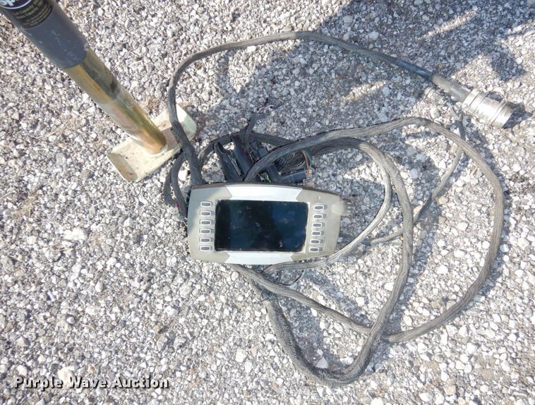 image for item LY9078 Massey Ferguson 2956A  round baler