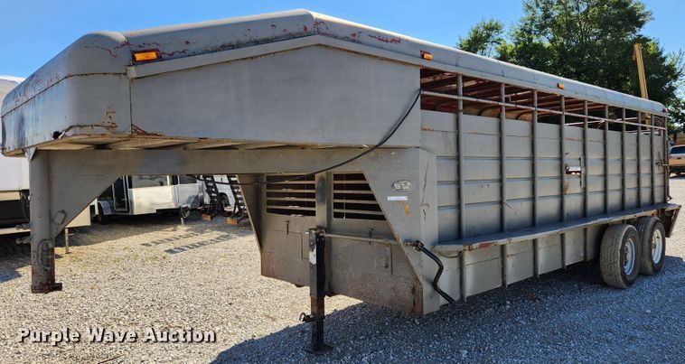 image for item MK9303 1991 Maxwell  livestock trailer