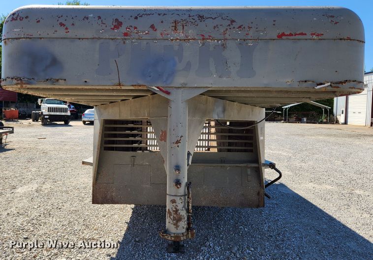 image for item MK9303 1991 Maxwell  livestock trailer