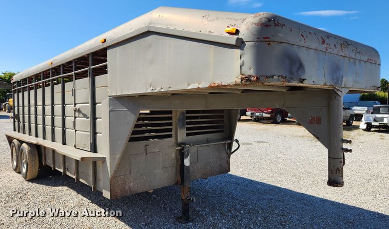 image for item MK9303 1991 Maxwell  livestock trailer