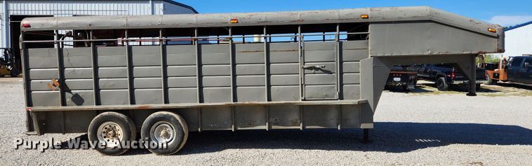 image for item MK9303 1991 Maxwell  livestock trailer
