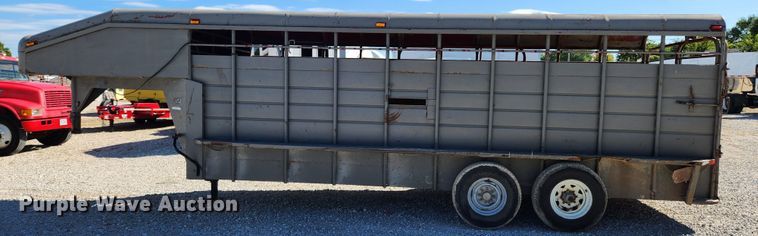 image for item MK9303 1991 Maxwell  livestock trailer