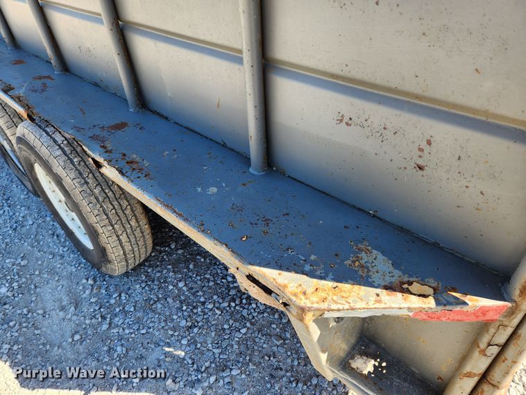 image for item MK9303 1991 Maxwell  livestock trailer