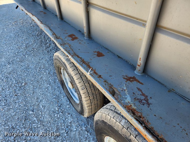 image for item MK9303 1991 Maxwell  livestock trailer