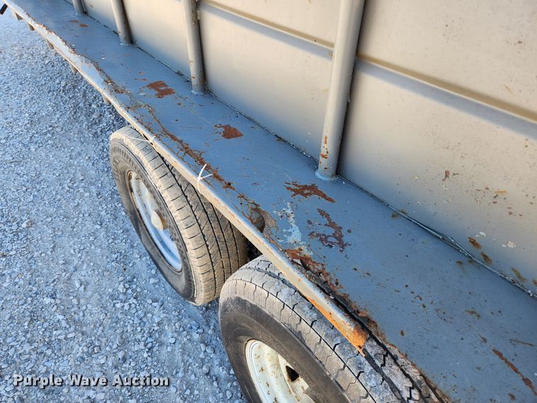 image for item MK9303 1991 Maxwell  livestock trailer