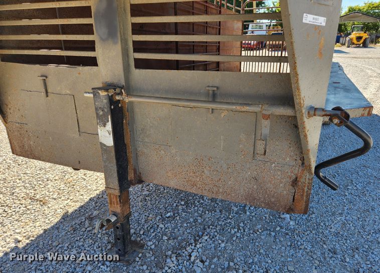 image for item MK9303 1991 Maxwell  livestock trailer
