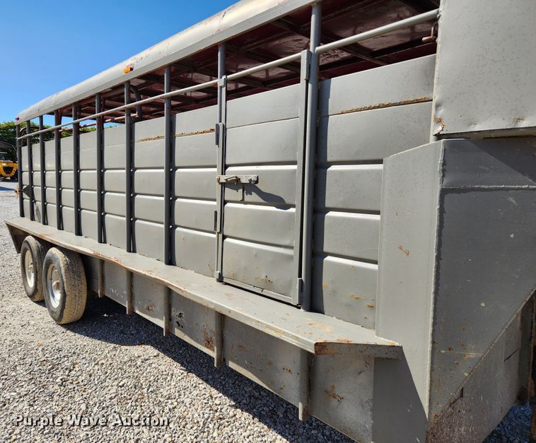 image for item MK9303 1991 Maxwell  livestock trailer