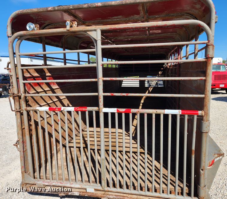 image for item MK9303 1991 Maxwell  livestock trailer