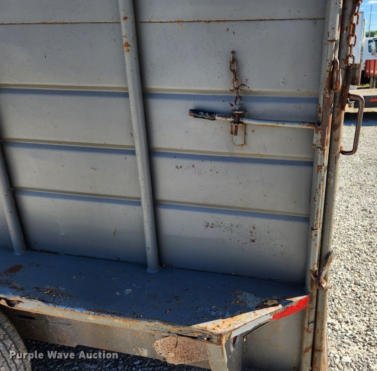 image for item MK9303 1991 Maxwell  livestock trailer