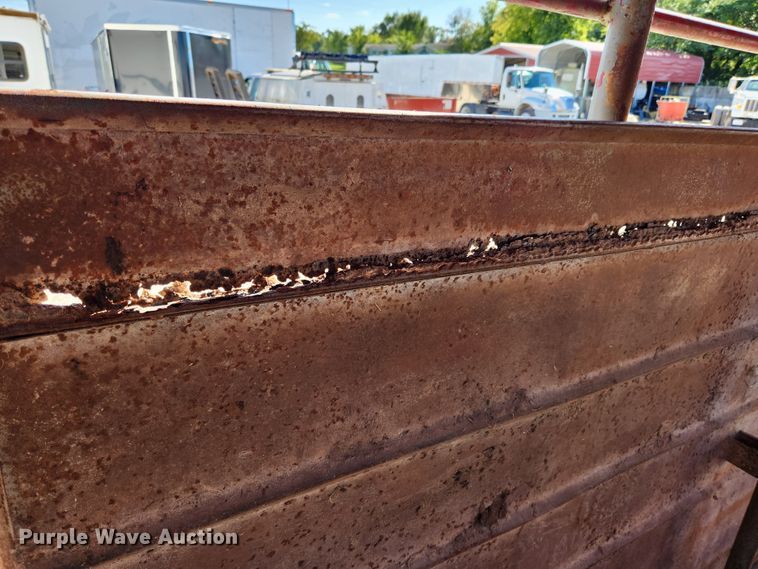 image for item MK9303 1991 Maxwell  livestock trailer