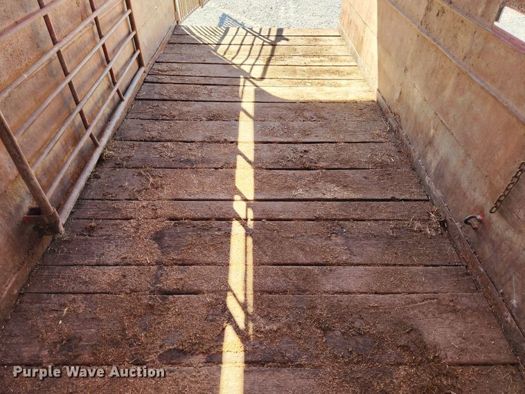 image for item MK9303 1991 Maxwell  livestock trailer