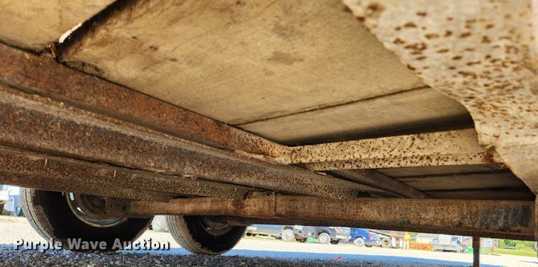 image for item MK9303 1991 Maxwell  livestock trailer