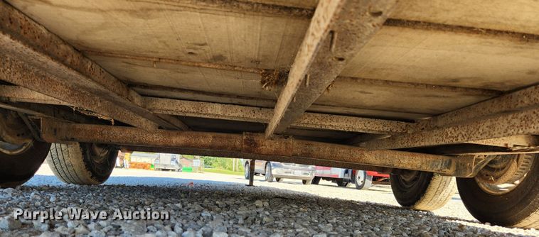 image for item MK9303 1991 Maxwell  livestock trailer