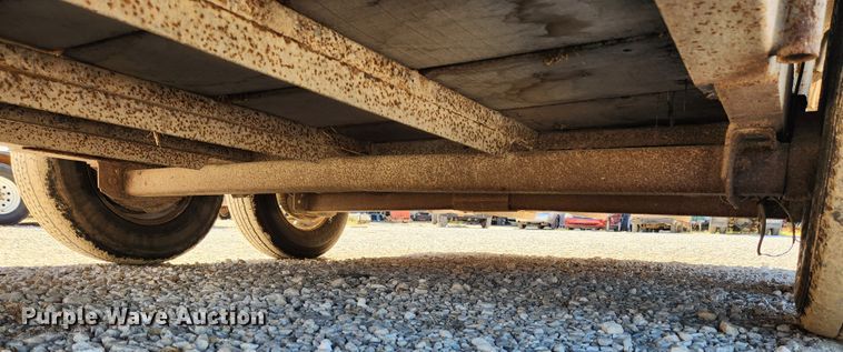 image for item MK9303 1991 Maxwell  livestock trailer