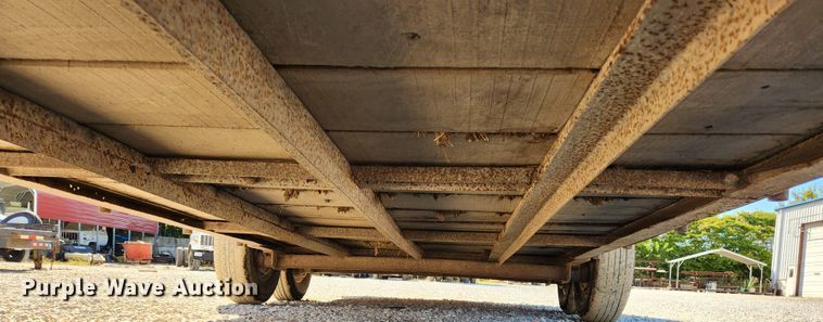 image for item MK9303 1991 Maxwell  livestock trailer