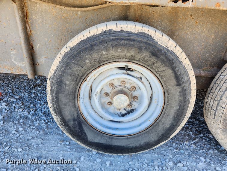 image for item MK9303 1991 Maxwell  livestock trailer