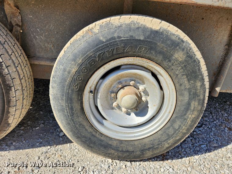 image for item MK9303 1991 Maxwell  livestock trailer