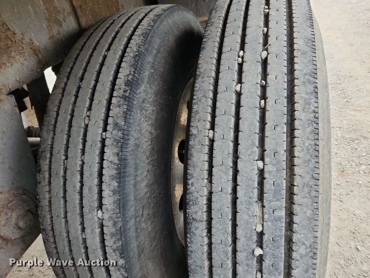 image for item MK9368 1999 Wilson DWH-400  grain trailer