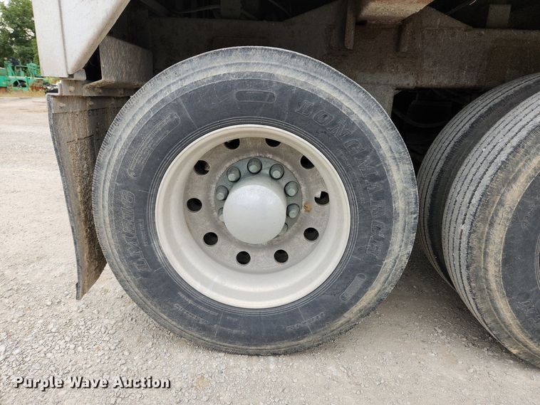 image for item MK9368 1999 Wilson DWH-400  grain trailer