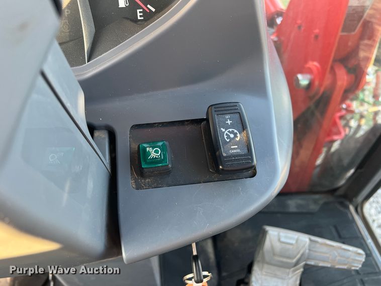 image for item MQ9791 Kubota L6060  MFWD tractor