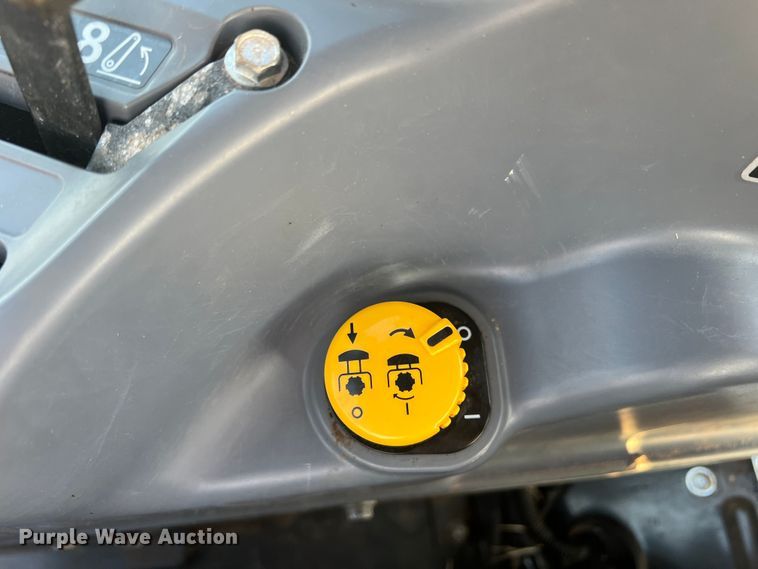 image for item MQ9791 Kubota L6060  MFWD tractor