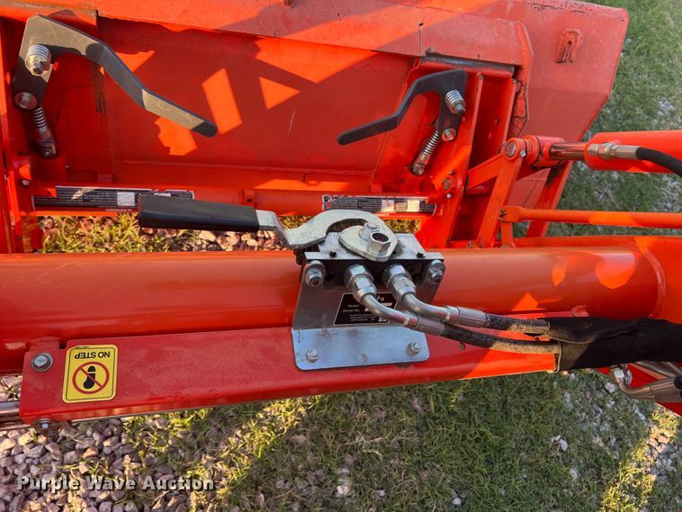 image for item MQ9791 Kubota L6060  MFWD tractor