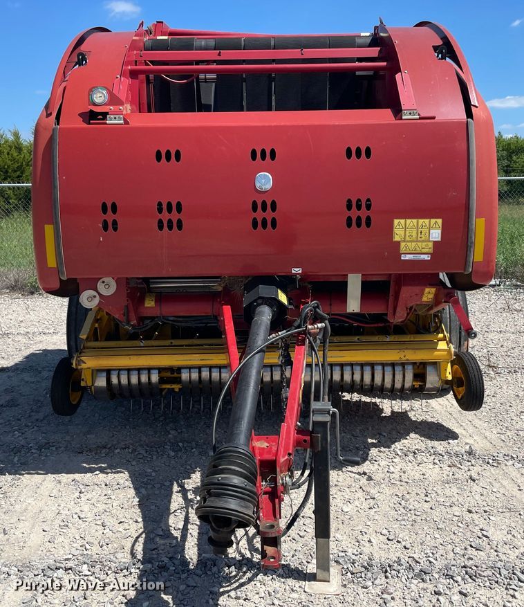 image for item MR9332 2016 New Holland 560RB  round baler