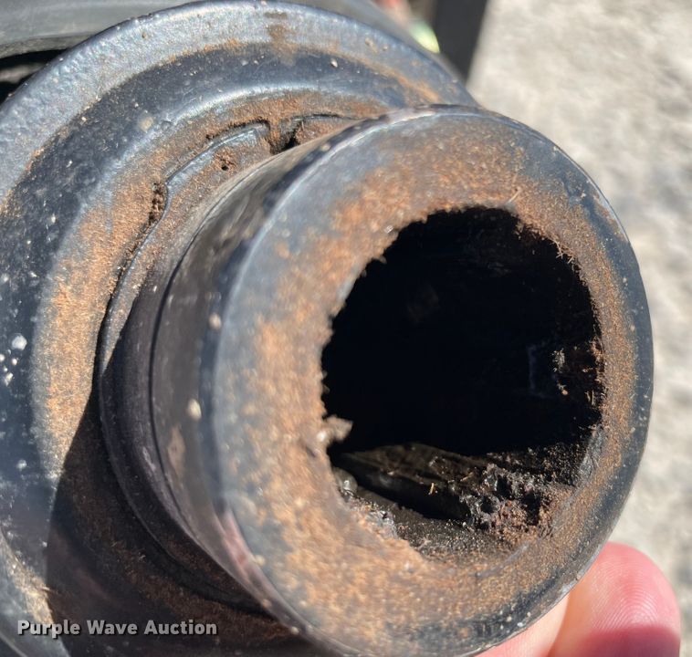 image for item MR9332 2016 New Holland 560RB  round baler