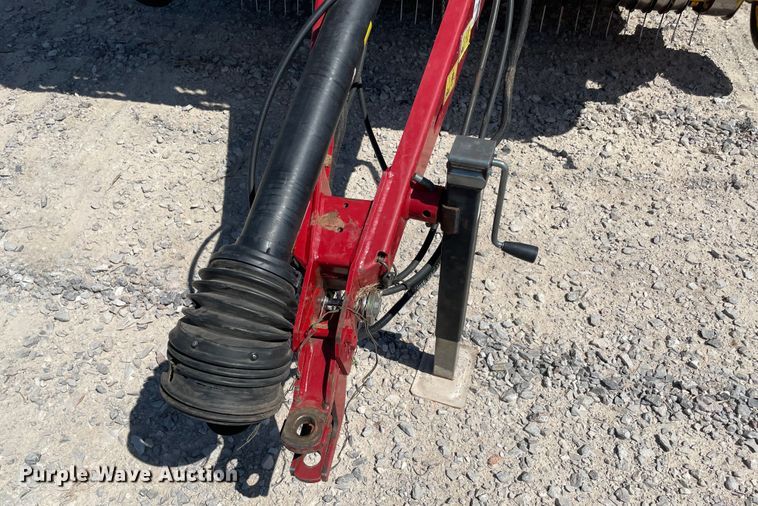 image for item MR9332 2016 New Holland 560RB  round baler