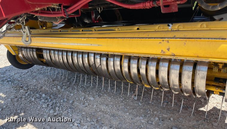 image for item MR9332 2016 New Holland 560RB  round baler