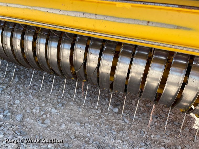 image for item MR9332 2016 New Holland 560RB  round baler