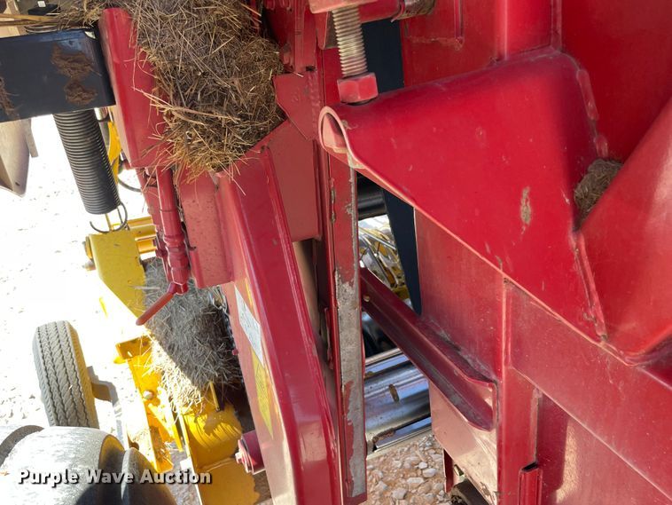 image for item MR9332 2016 New Holland 560RB  round baler