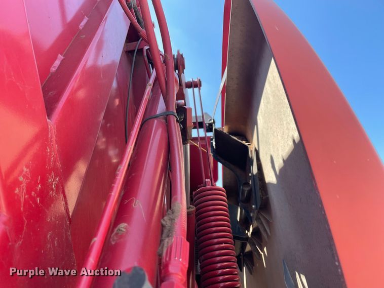 image for item MR9332 2016 New Holland 560RB  round baler