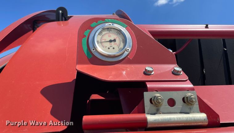 image for item MR9332 2016 New Holland 560RB  round baler