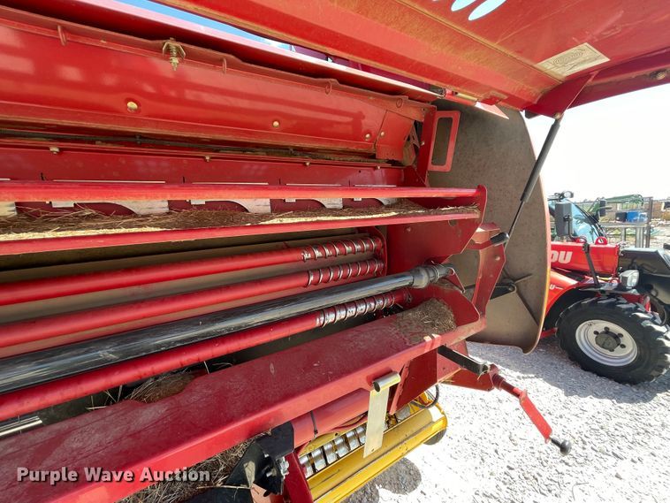 image for item MR9332 2016 New Holland 560RB  round baler