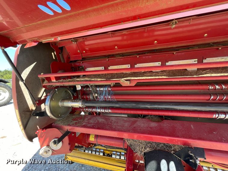 image for item MR9332 2016 New Holland 560RB  round baler