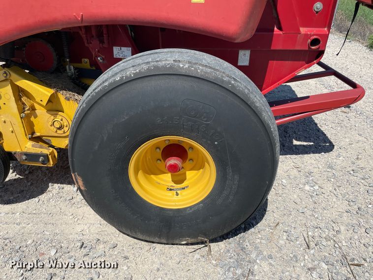 image for item MR9332 2016 New Holland 560RB  round baler